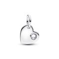 Κρεμαστό σύμβολο ασ. 925 με λευκή κυβική ζιρκόνια, χαρασσόμενη καρδιά